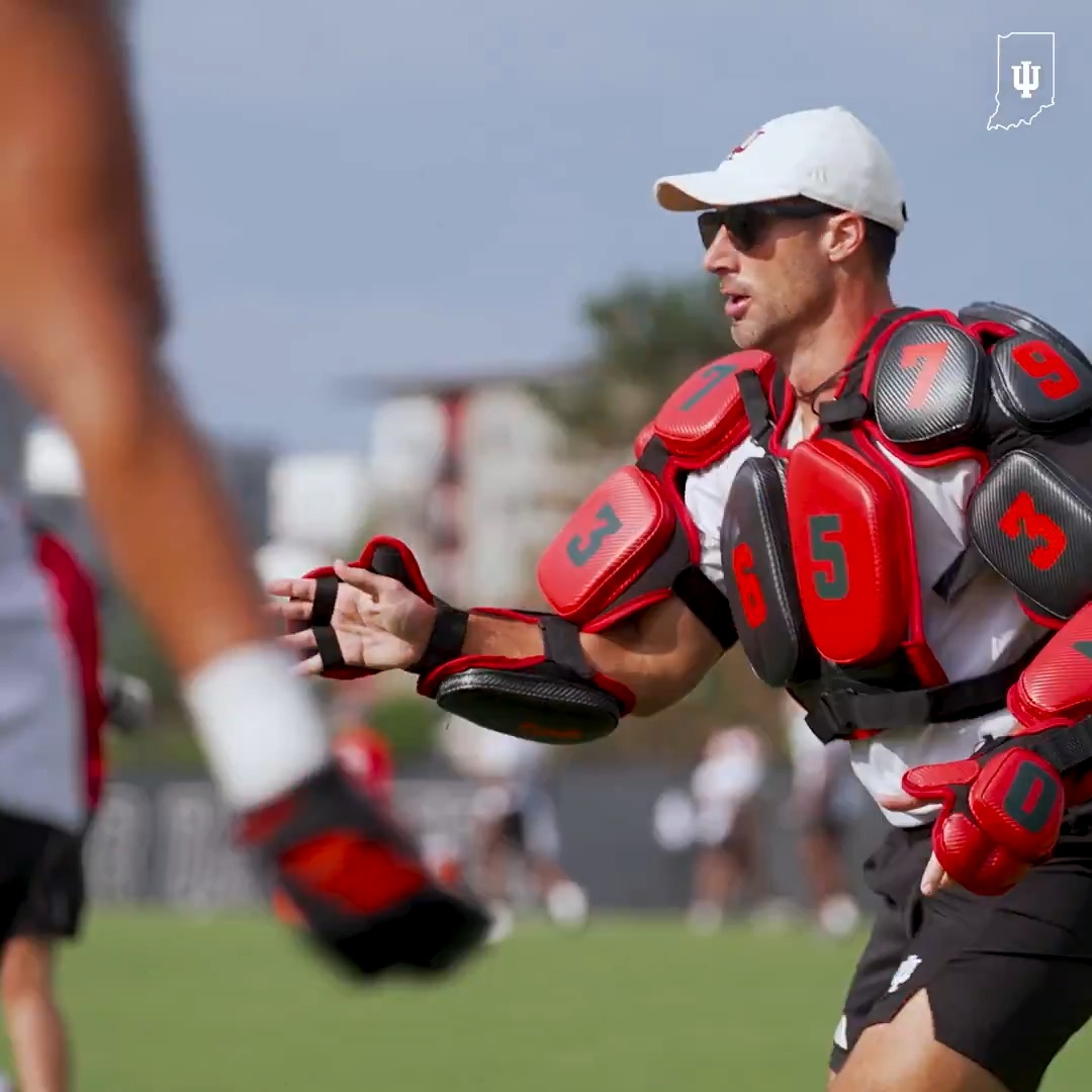 Passing down the game & leaving it better. 🎥: Coach Pat Kuntz