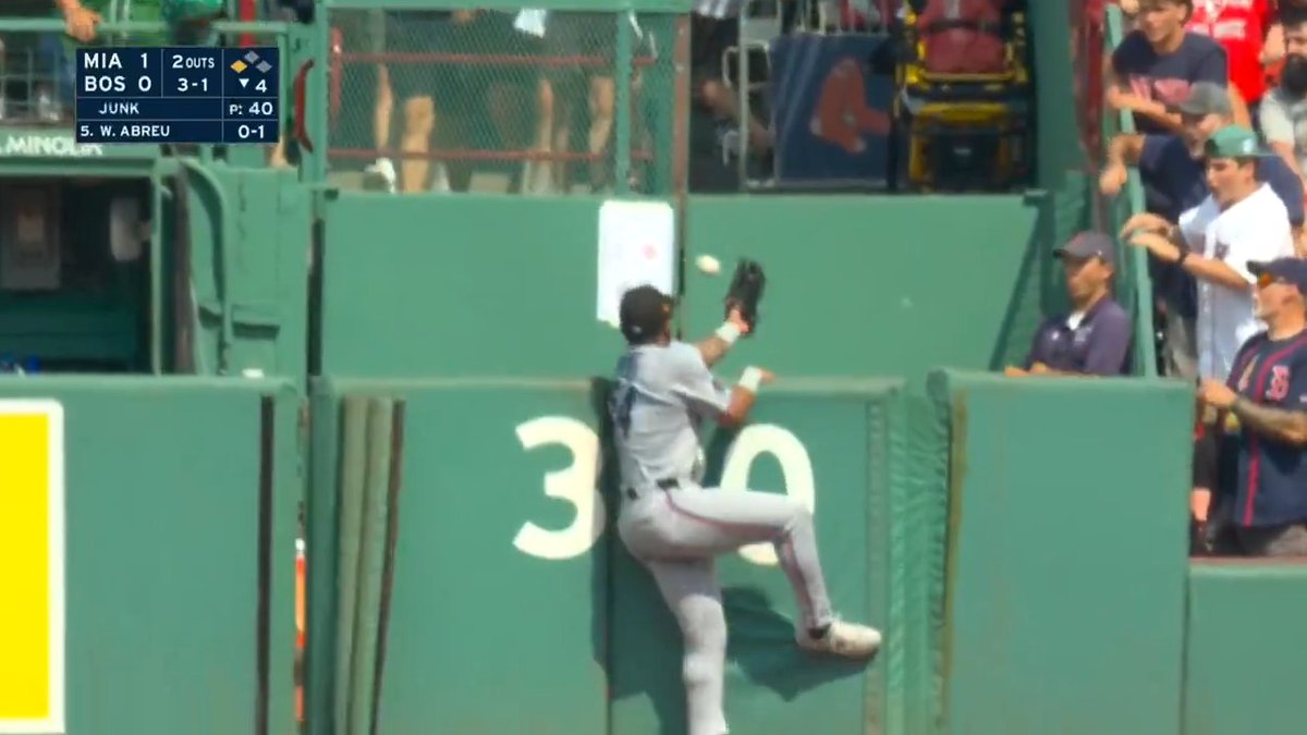 He robbed it! Wait ... HOME RUN 🤯