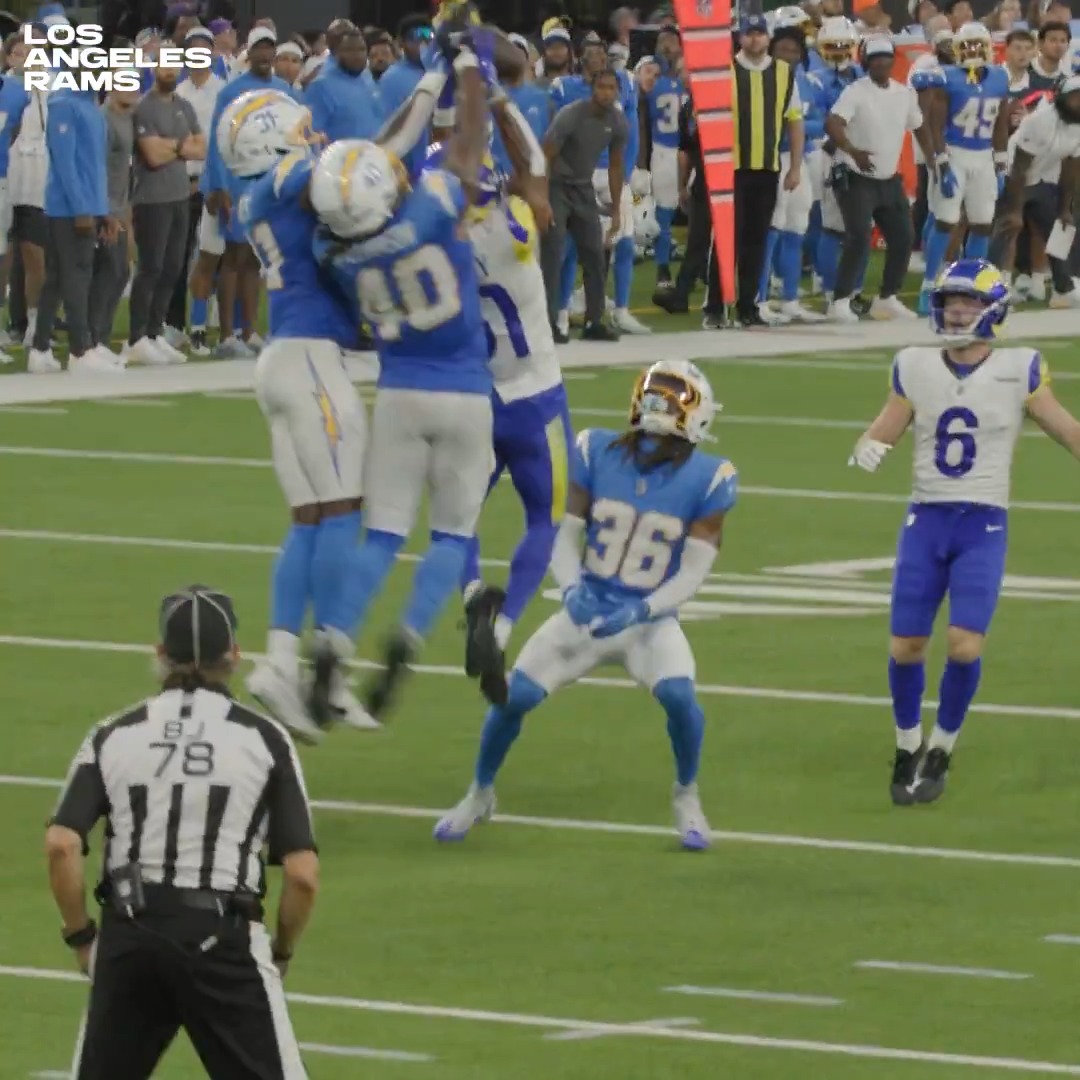 Unreal catch from Brennan Presley to set up the game-winner. 😮‍💨 🎥 More highlights on