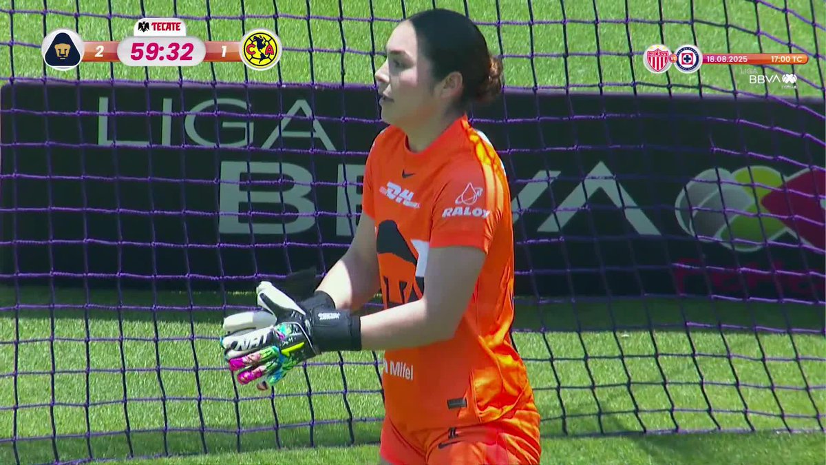 que risa que irene quiere ser verguera pero le gana su aura de ser tan buena persona JAJAJAJJAJAJAJAJAJAA