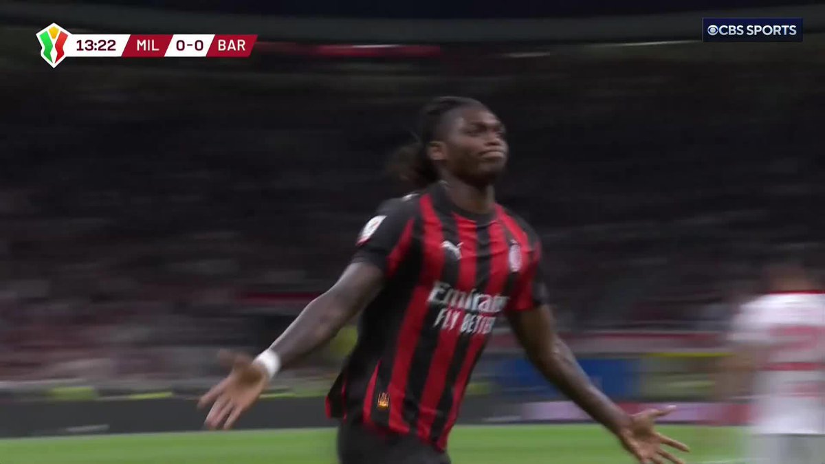 Rafael Leão rises high to head Milan into an early lead 💫