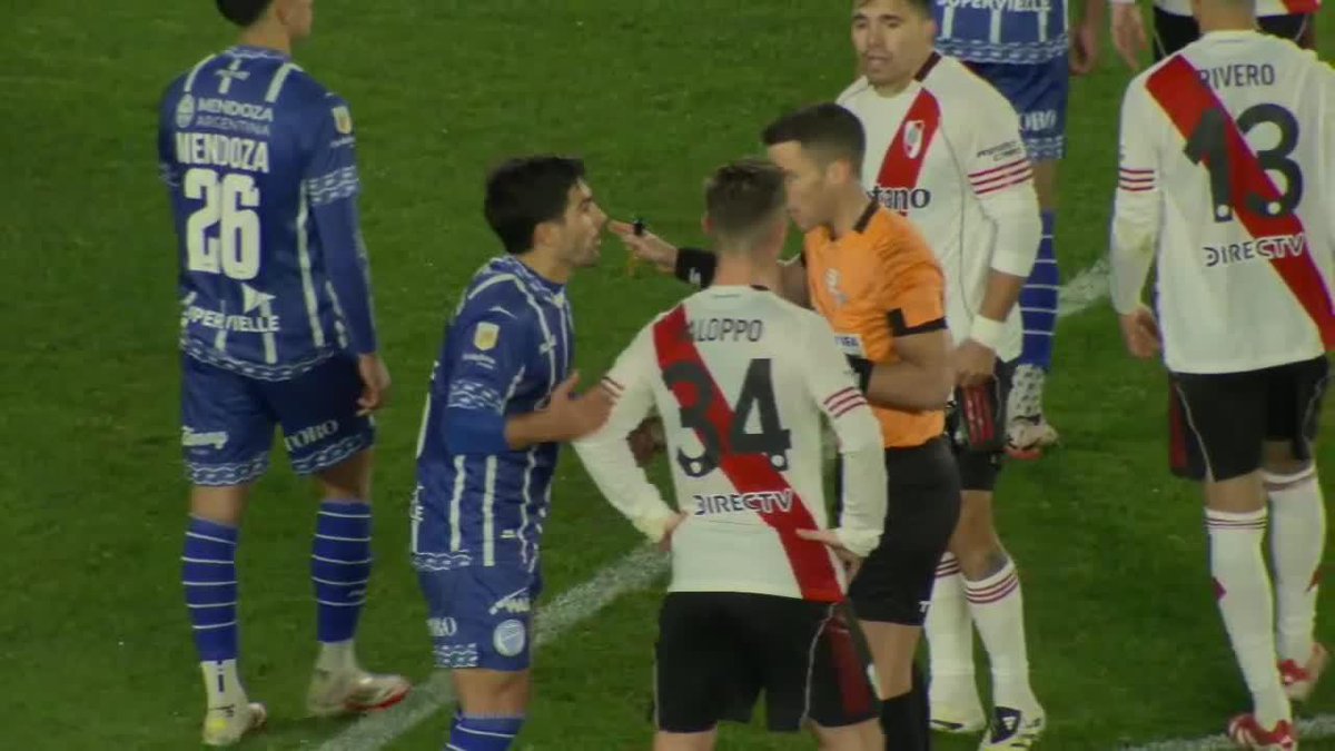 🇨🇴 ASISTENCIA de JuanFer Quintero. El colombiano la puso para el 3-2 de #RiverPlate ante #GodoyCruz, al 45’+5