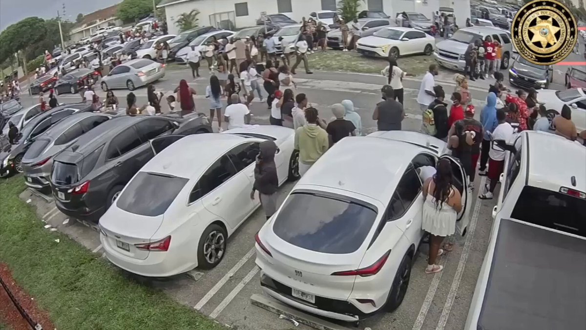 They shot up a 'Peace in the hood event' in Boynton beach, Florida guys...