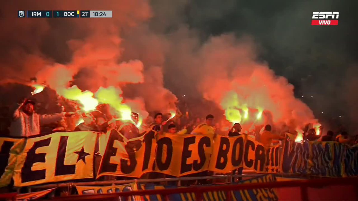 📹12 partidos sin ganar, con un nivel que no condice con el escudo, pero en las tribunas el hincha de #Boca, siempre A LA ALTURA.