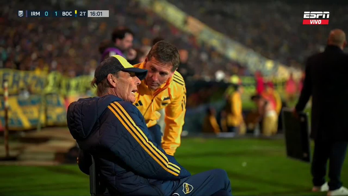 Así fue el momento en que Miguelo Russo y Úbeda decidieron los cambios en Boca: salieron Cavani y Aguirre y entraron Giménez y Zeballos. 📺 ESPN Premium | Suscribite al Pack Fútbol en