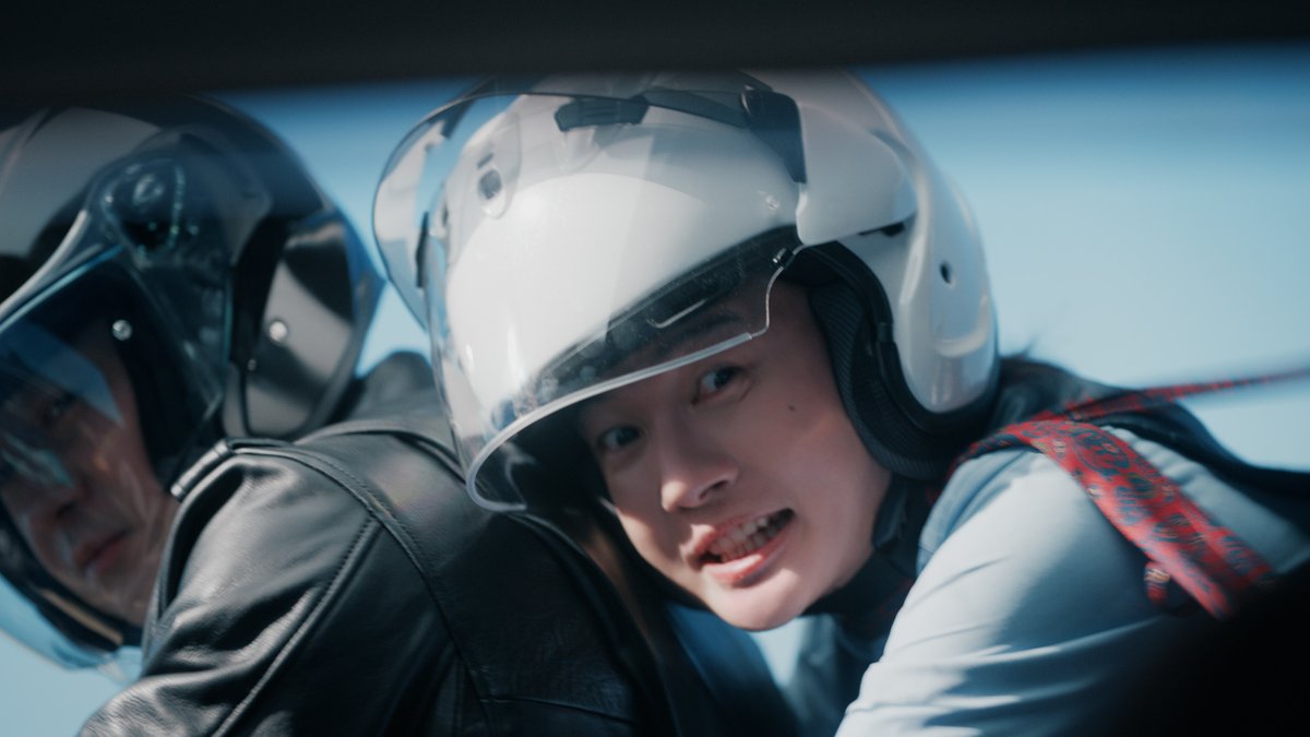 【新ナンバーズCM 公開】 『#彼と彼女と12億男』 episode20「追跡」 「乗れ!チャンスを逃すな」 空港に向かう萌音を コージのバイクで必死に追いかける神木の運命は…! #ナンバーズ #月曜~金曜まで毎日抽せん #神木隆之介 #上白石萌音 #コージヤマモト 詳しくはこちら