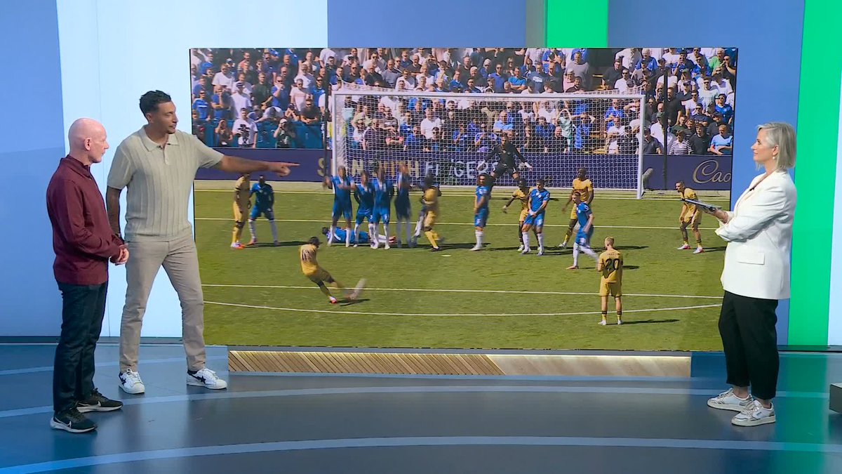 Should Eze’s goal against Chelsea have stood? 💬 Dermot Gallagher and Ref Watch debate 🗣️