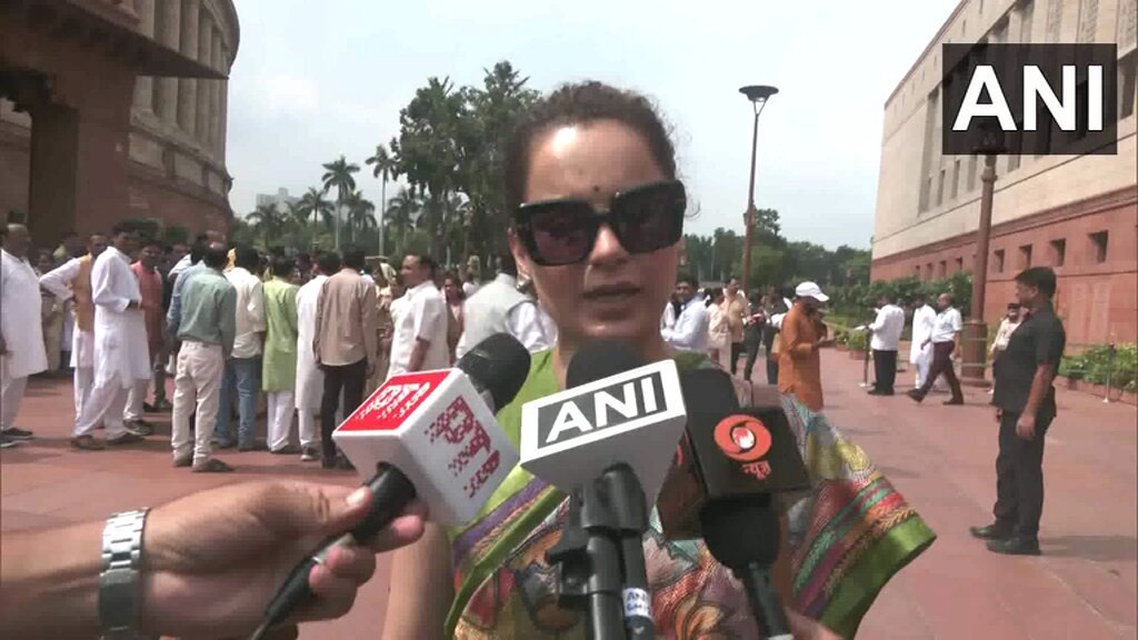 #WATCH | BJP MP Kangana Ranaut says, "Election Commission has reprimanded Rahul Gandhi, that he insulted people and voters. Rahul Gandhi has dishonoured the voters he named. Despite such reprimanding, they (INDIA bloc MPs) did drama here today. So, you can understand that if they don't get power, they would not let any work be done. When they had the opportunity, they did corruption. Now, when the country is progressing, they are sad. So, public is watching this and that is the reason they won't be able to win any election..."