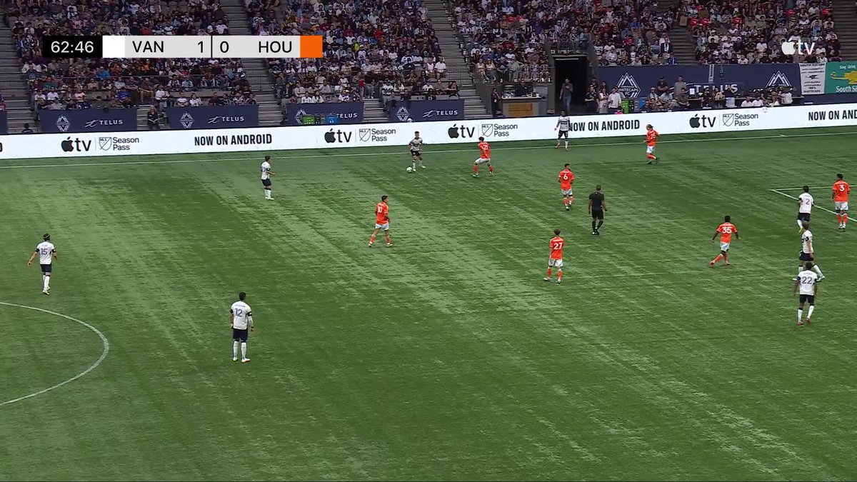 Lo anularon finalmente, pero Thomas Müller había marcado ESTO en su primer MINUTO en la MLS. Entro en el 61, y marcó este golazo en el 62. Da igual qué camiseta lleve, siempre tendrá un don para dejar momentos legendarios (aunque haya sido anulado).