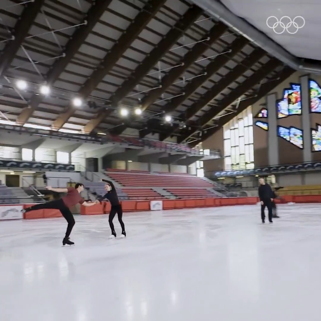 ☀️⛰️🍦Enjoying la dolce vita... Discover how future Olympic figure skaters are soaking up Italy’s sun, mountains, and gelato during their camp break ahead of the Milano Cortina 2026 Full story 👉 ISU Figure Skating