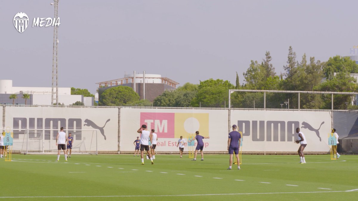 🔛 Vuelta al trabajo Preparando desde ya el #OsasunaValencia ⚽ #ADNVCF 🦇