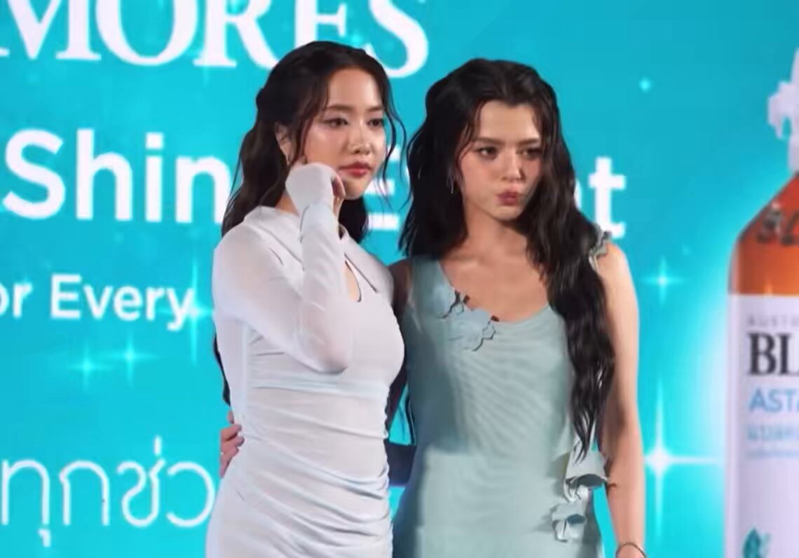 becky adjusting her grip around p’freen’s waist to hold on tighter jesus christ FREENBECKY READY TO SHINE #BlackmoresxFreenBeck