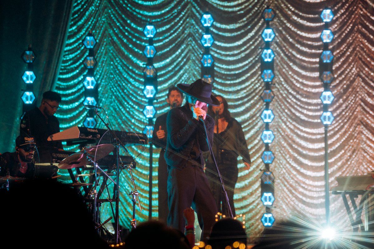 Jasmine - live stage