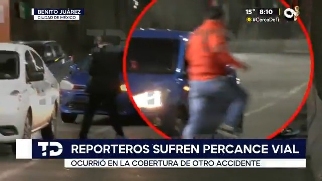 ▶️ ¡Estuvo muy cerca! Reporteros de Canal 6 sufrieron un percance vial cuando cubrían otro accidente en la alcaldía Benito Juárez. 📺 #TelediarioMatutino con Ana Laura Alanís, Liliana S. 💜 y David Medrano Mora ⭐️