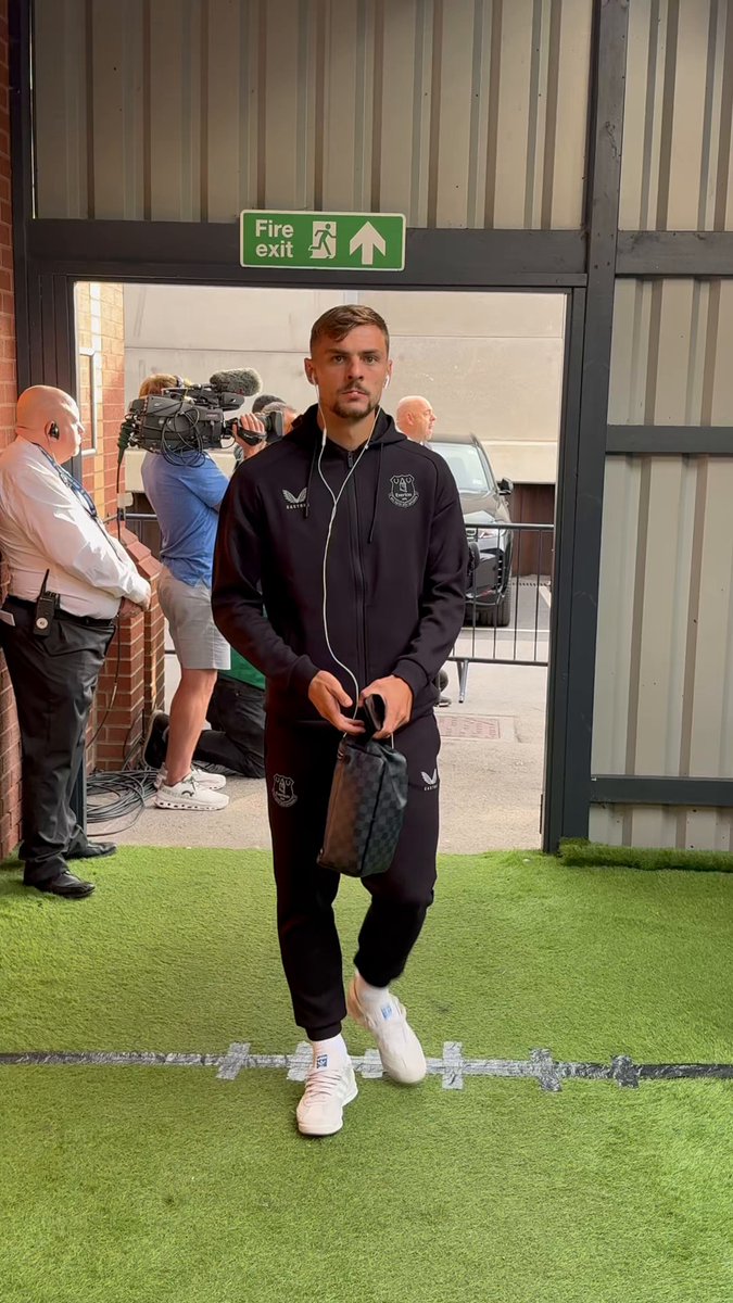 Arriving for matchday one. 👋