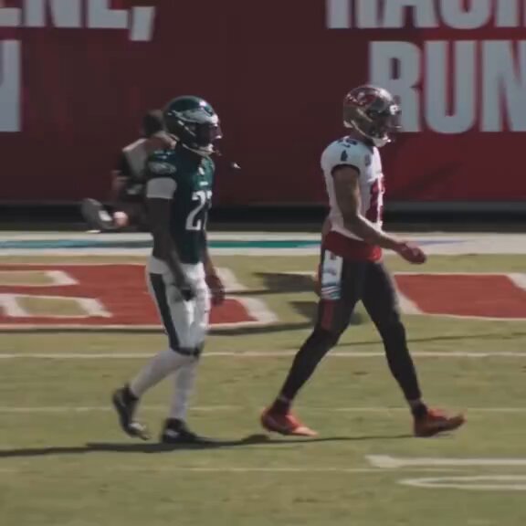 Insane: Eagles rookie CB Quinyon Mitchell talking trash to the legendary Bucs WR Mike Evans. “How many catches you got on me?” Mitchell was born to be an Eagle 😭😭