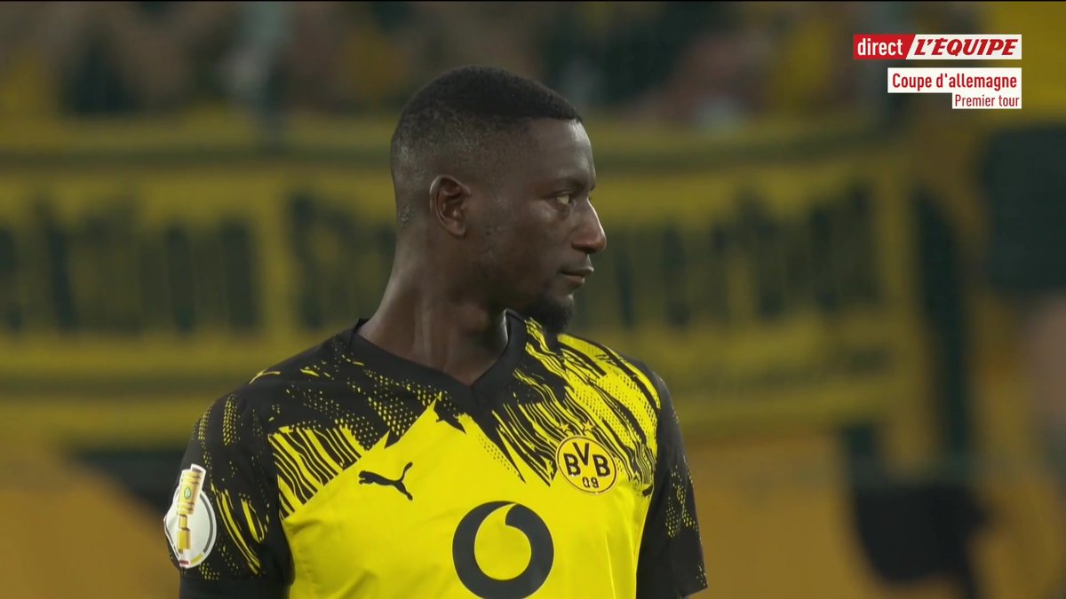 C'est parti pour le premier tour de Coupe d'Allemagne entre Essen et Dortmund ! Suivez le match >