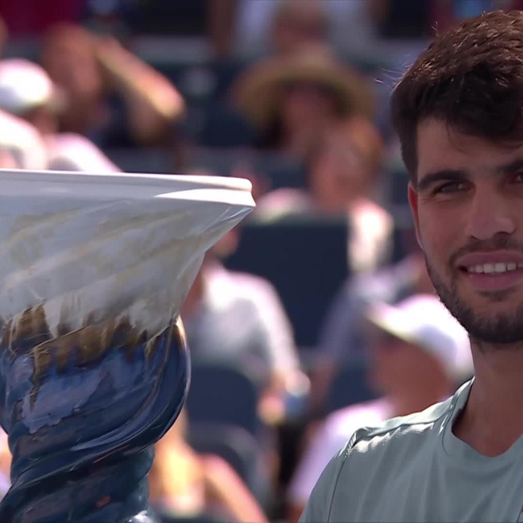 Carlitos, the trophy and the kids ✌️ Carlos Alcaraz #CincyTennis