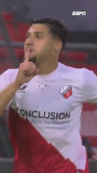 🤫 Emirhan Demircan komt goed weg, zijn teamgenoot minder 🟨😅 #jutado