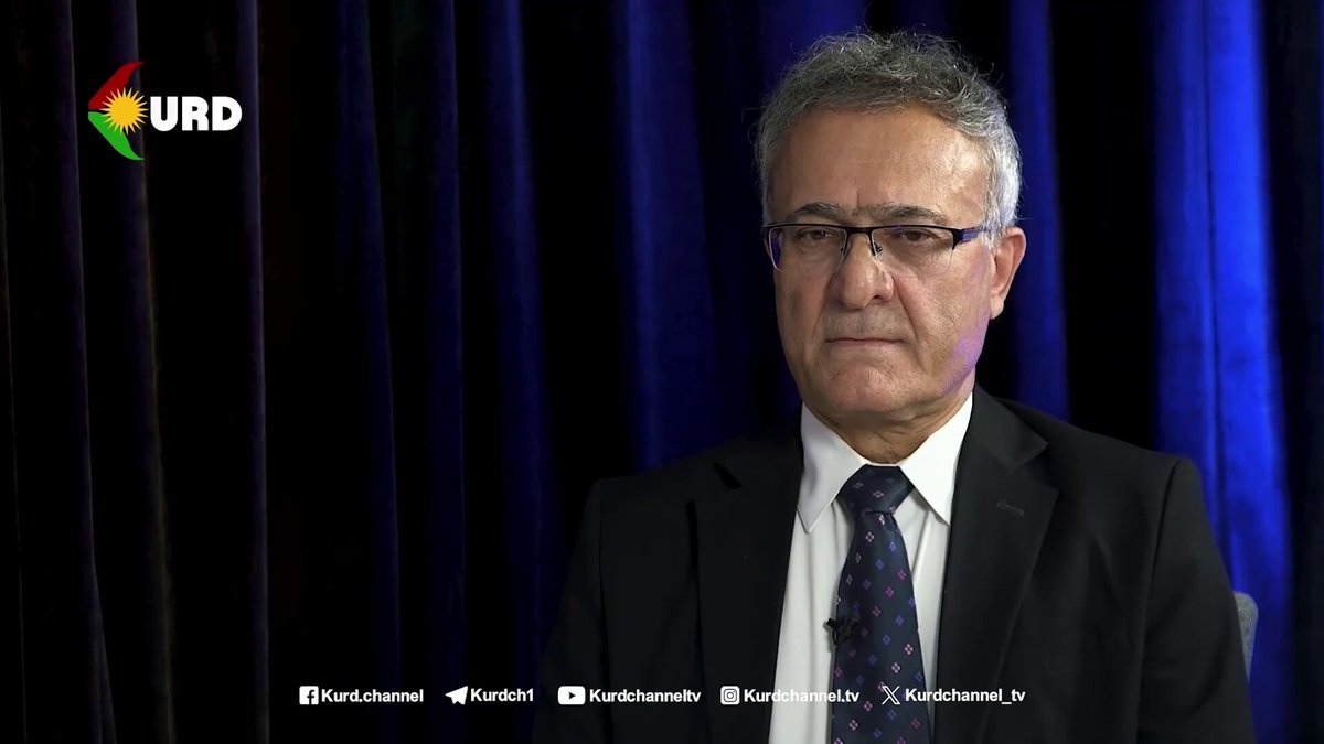 خالد عزیزی، سخنگوی حزب دموکرات کوردستان ایران: "حزب دموکرات در مقطع کنونی در برابر مصوبات آخرین کنگرە خود مسئول است و این بدان معنا نیست کە مردم در داخل کوردستان شعارها و مطالبات دیگری نداشتە باشند و ما این خواست‌ها را کاملا طبیعی می‌دانیم".