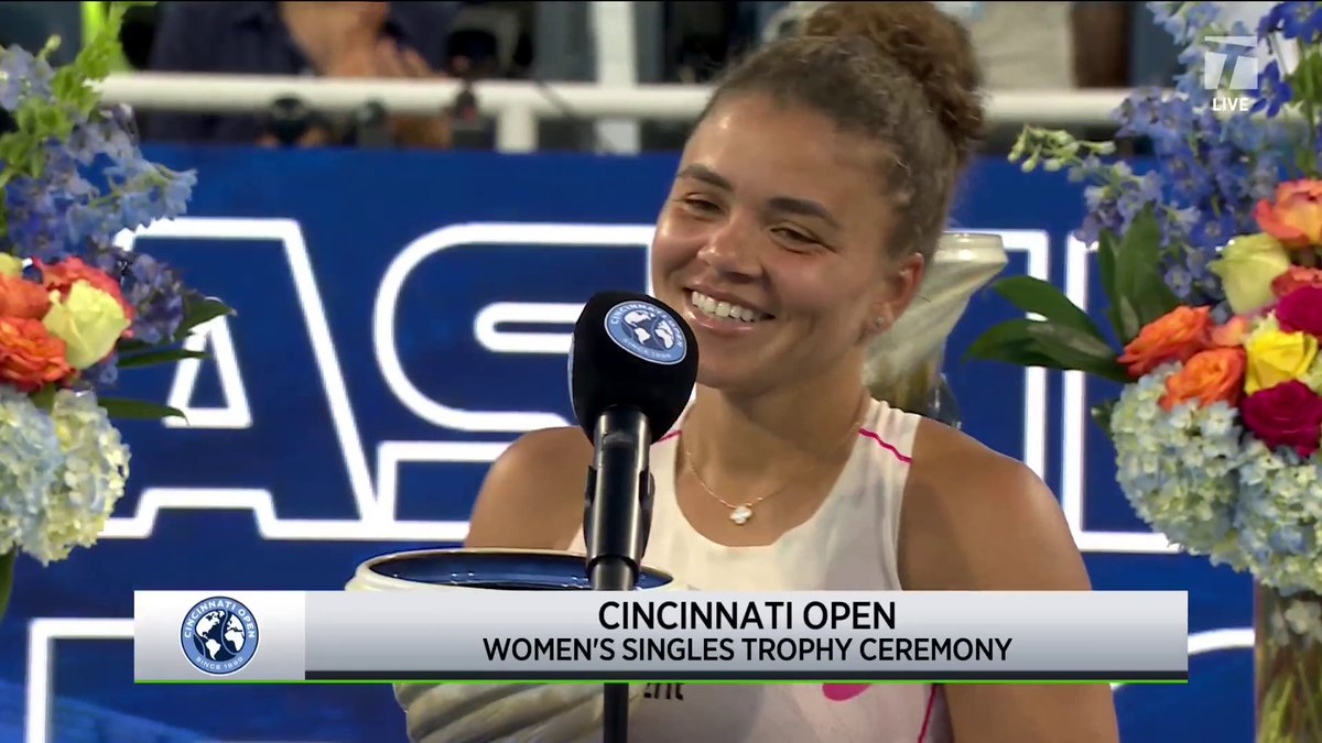 Always a class act 👏 Jasmine Paolini expresses her gratitude and offers her well-wishes to Jannik Sinner during her runner-up speech. #CincyTennis