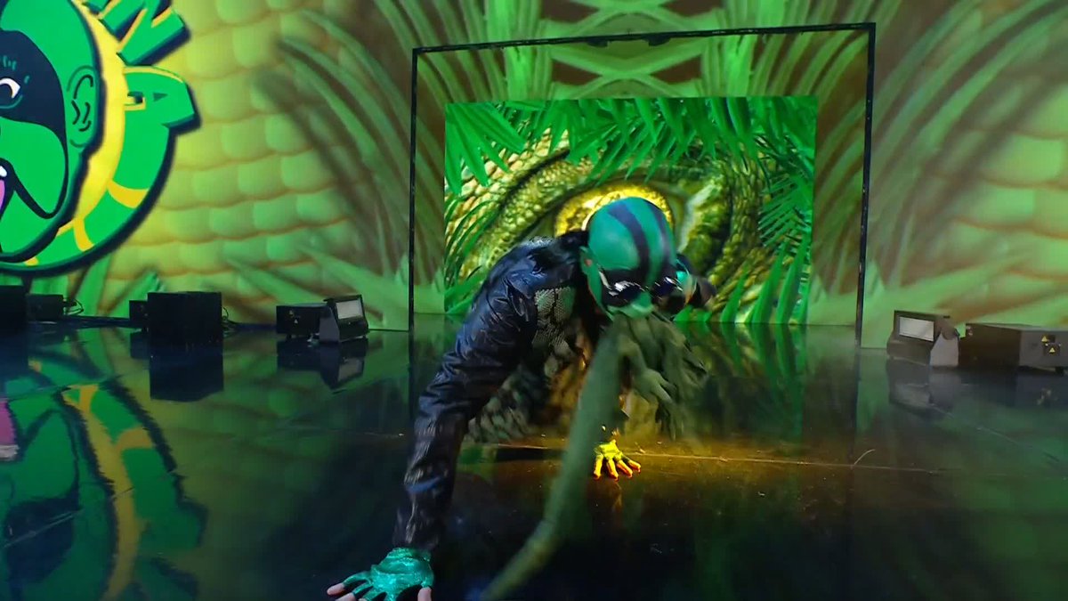 El Reptil Más Fino de la Lucha Libre llegó a #WWERaw 🦎💚