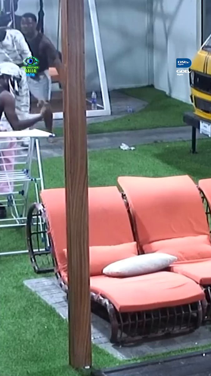 The tension? Over the roof! Rooboy and Imisi got into a heated argument, hilariously accusing each other of using a "pity-party strategy." Neither of them held back. 🤝🏽 What’s your take? 🤷🏽‍♀️ #BBNaija
