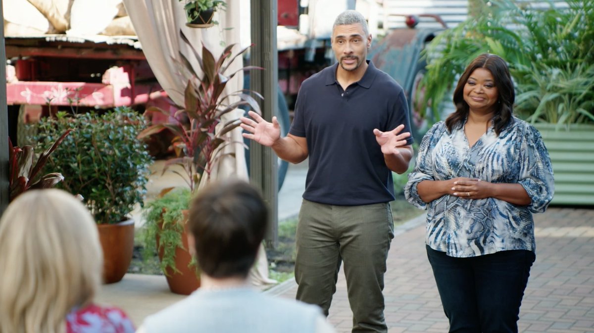 Tradition meets superstition in a flavor-packed challenge on #FamilyRecipeShowdown! The teams are making family staples, but they have to weave in a food superstition. Will a pinch of luck bring the perfect recipe? Don’t miss an all-new episode with Octavia Spencer and Dook Chase Thursday at 6|5c.
