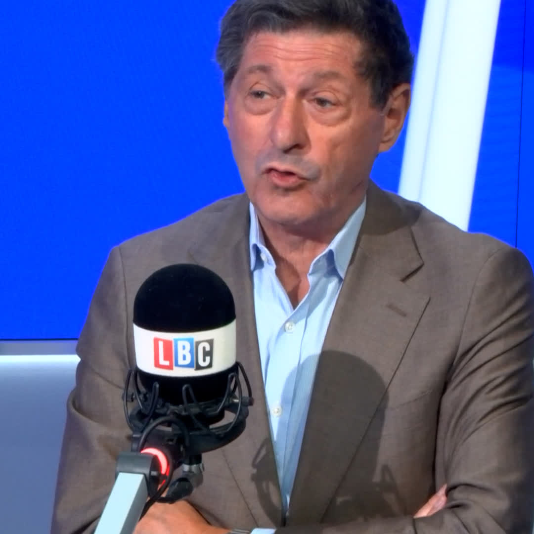 "For all the isolationism, for all the 'America First'...Donald Trump wants to be seen as this pivotal figure on the world stage." Jon Sopel and Lewis Goodall discuss yesterday's White House meeting on Ukraine.
