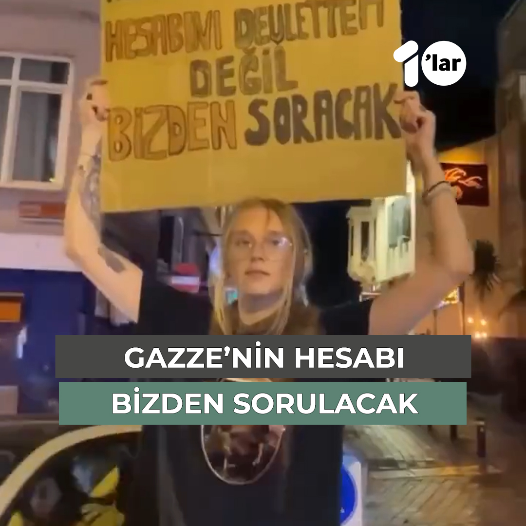 Kadıköy meydanında genç bir aktivist, tek başına Gazze eylemi yaptı ! "Allah Gazze’nin hesabını devletten değil bizden soracak."