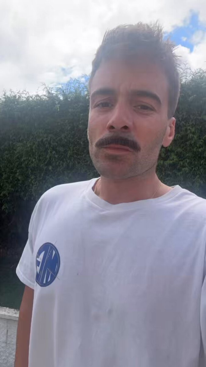 OURENSE NOS NECESITA! ⚠️ Meson do Manolo Calle Greco 21, 32002 OURENSE! Aquí están coordinando las distintas ayudas que están recibiendo! Cualquier otra zona afectada por fuego con necesidad de ayuda que no dude en escribirme,le daremos máxima visibilidad y cariño GRACIAS 🙏🏻
