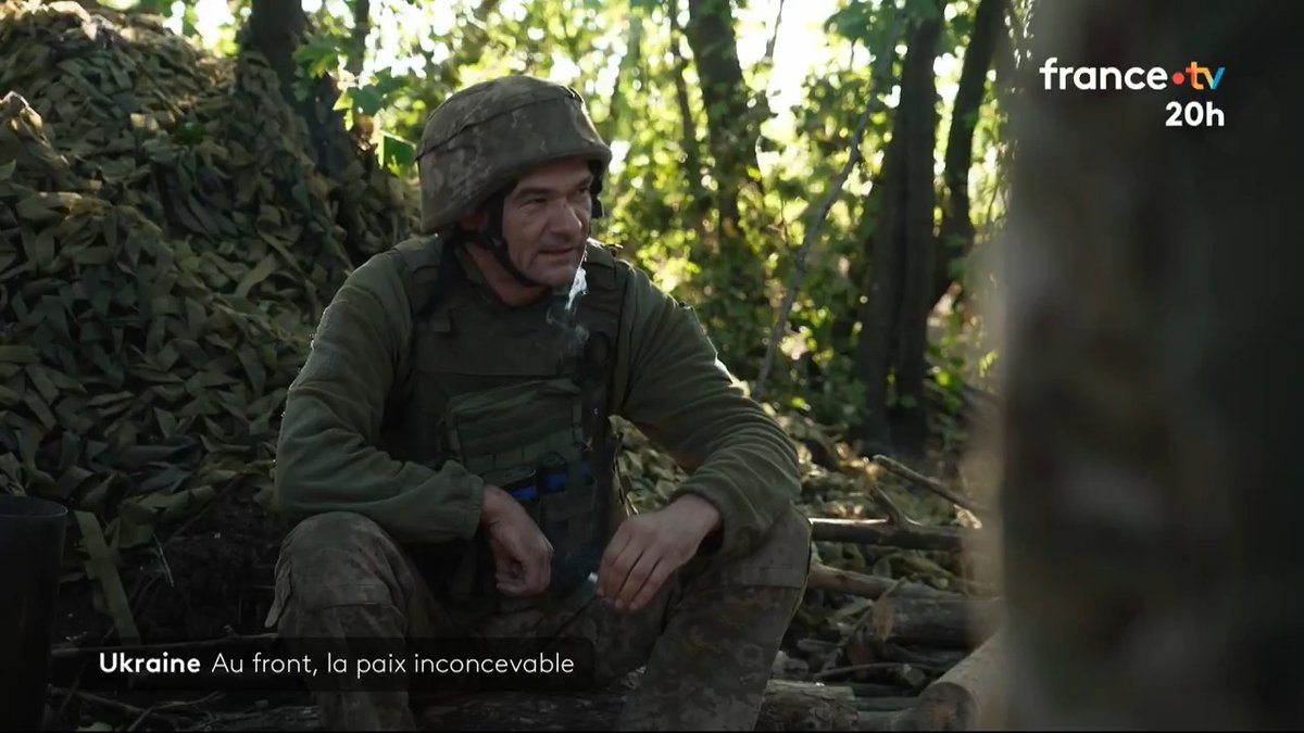 🇺🇦🔴 Alors que Vladimir Poutine a proposé à Volodymyr Zelensky de le rencontrer à Moscou, la plupart des soldats ukrainiens restent très sceptiques sur l’hypothèse d’un cessez-le-feu. #JT20h