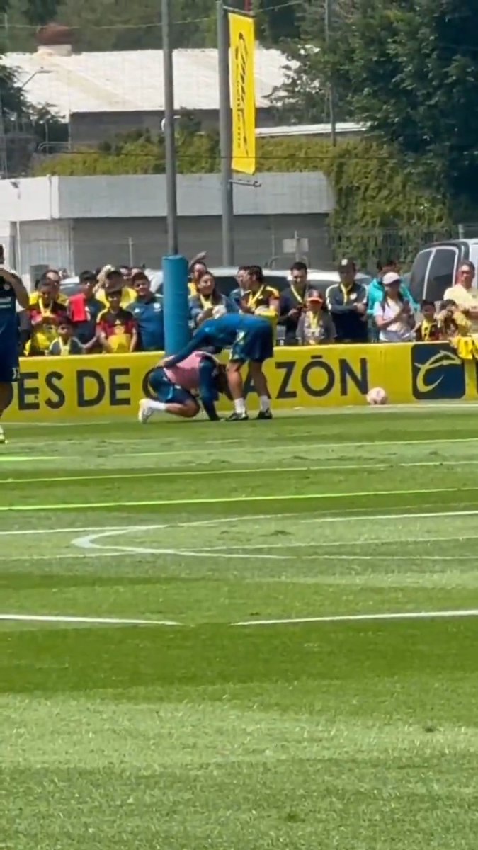 ATENCIÓN a la falta 🚨 Jonathan Dos Santos no se midió ante Rodrigo Aguirre 😱