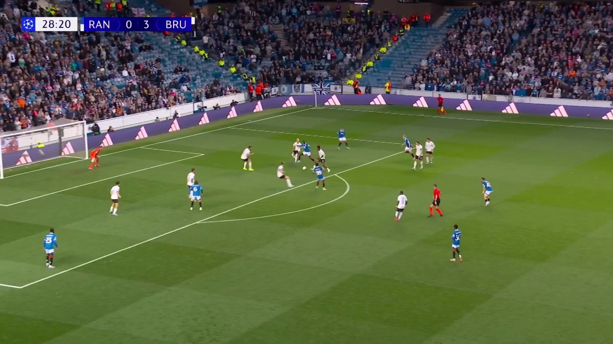 It's all too much for some Rangers fans... 21 minutes in and they're heading for the exits. 📺 TNT Sports & discovery+ UK