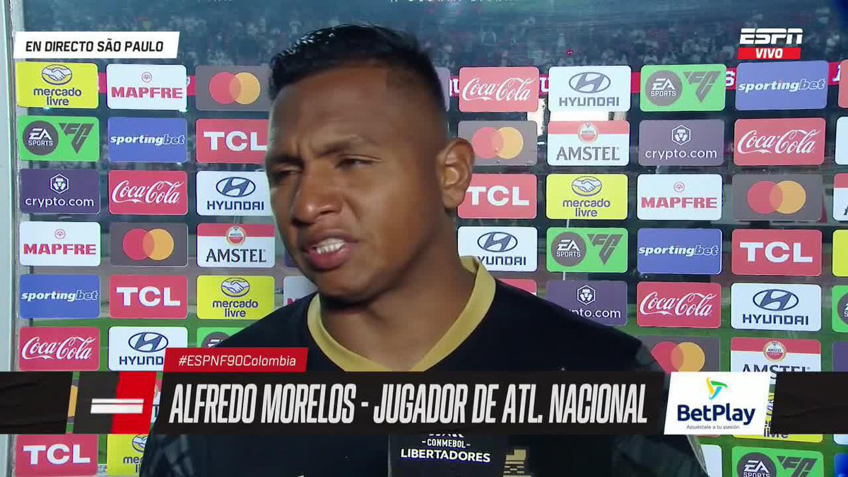 Alfredo Morelos tirándole a Edwin Cardona. No lo vi venir…