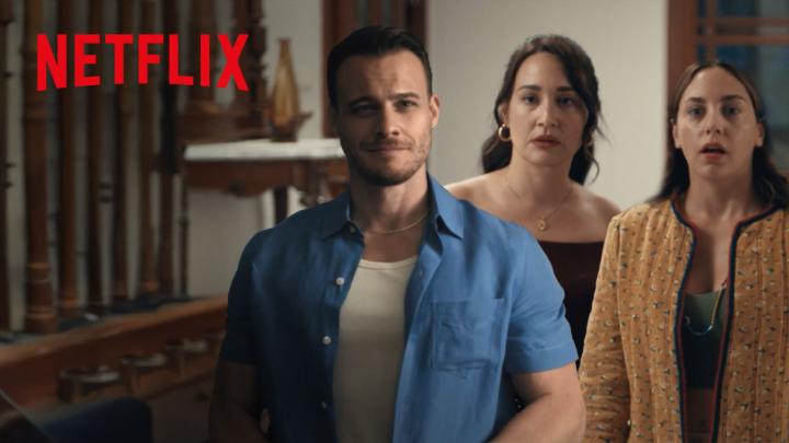 İkimizin de kalbine hoş geldin. Platonik: Mavi Dolunay Otel, 18 Eylül'de sadece Netflix'te.