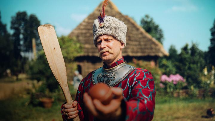 Obiecane było, więc oto zwiastun 2. sezonu „1670”. Premiera 17 września.