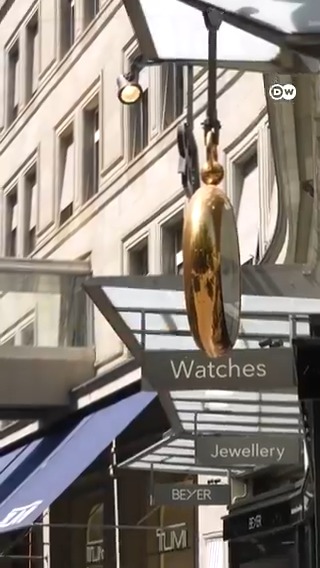 【美国🇺🇸重税杀到 瑞士🇨🇭表商如何"绝地求生"?】瑞士现在面临出口到美国商品课征 39% 的关税,这一举措预计将冲击企业运营及瑞士经济,有⌚高端表厂已想出应对方案。 #dwbusiness