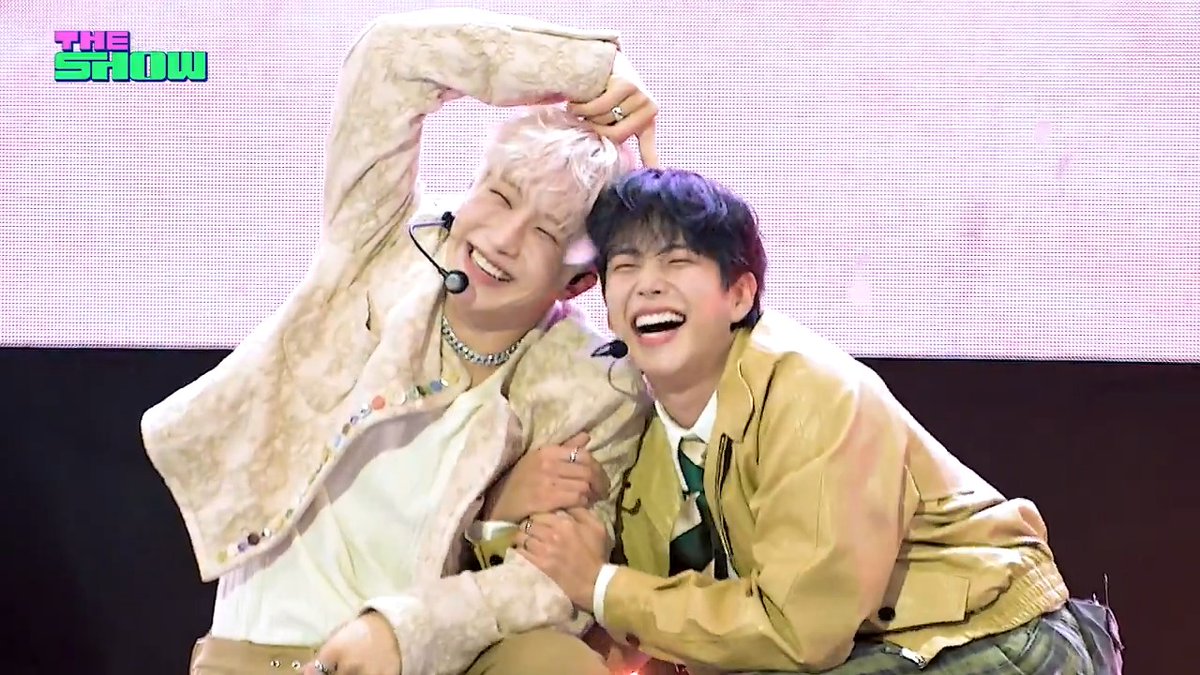 🧡주니지니💚와 함께 하는 매일 Another special day˚₊✩‧₊🍀 #KPOP #THEKPOP #THESHOW #더쇼 #Some_Things_Never_Change #ZOONIZINI #주니지니 #MJ #진진 #ASTRO #아스트로 ASTRO 아스트로
