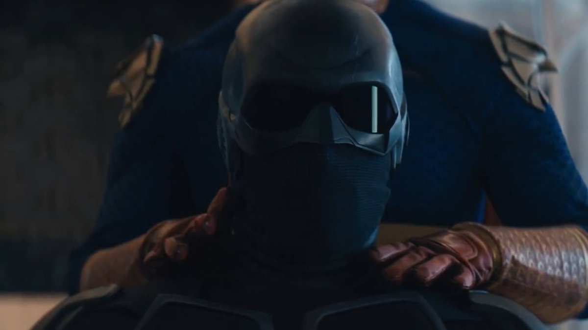No, it ain't an S5 trailer, but still something you've never seen before. A lil chit chat between Homie and Noir that didn't make the final S4 cut. More deleted scenes and other goodies on the Blu-Ray and DVD out now: