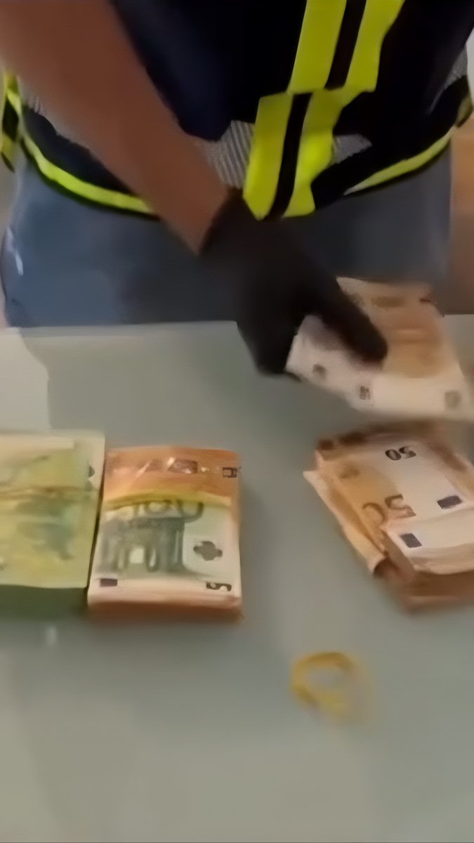 Three fugitive members of the ’Ndrangheta arrested. Spain's @Policia in cooperation with Italy’s Arma dei Carabinieri arrested three fugitives in Ibiza. The officers found €35,000 in cash during the operation facilitated by INTERPOL’s Cooperation Against ‘Ndrangheta (I-CAN Project).