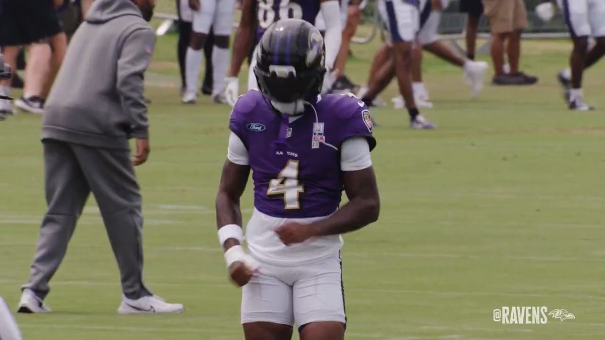 No one has more fun at practice than zay flowers 😂