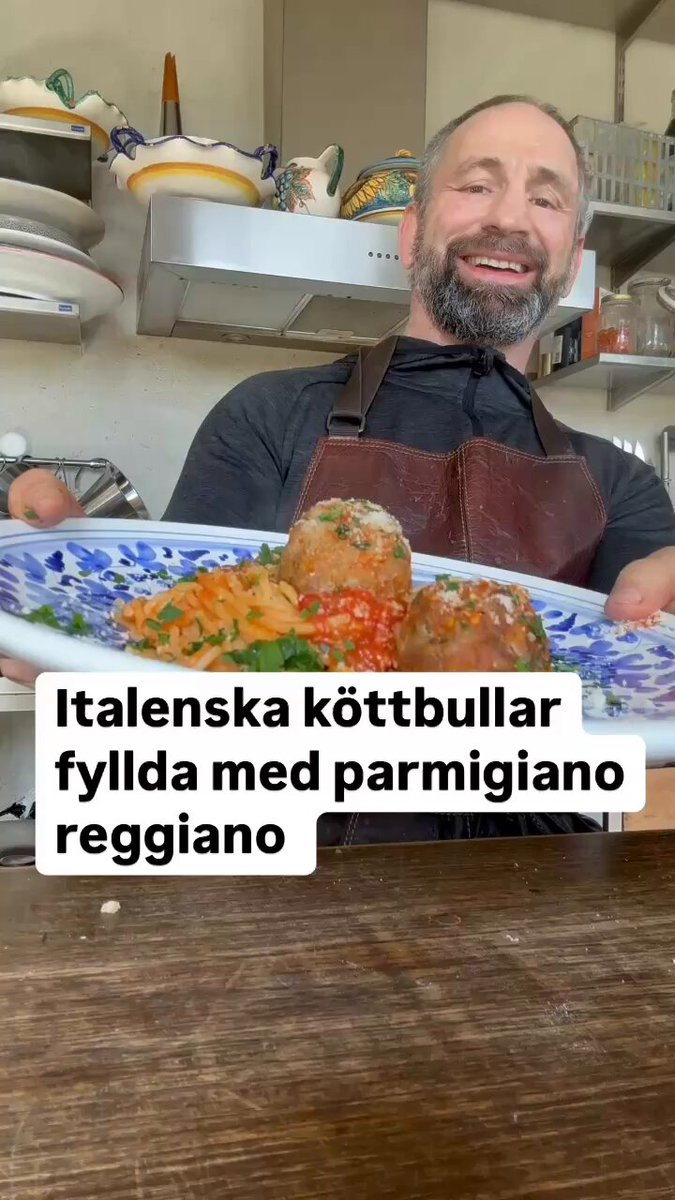 Riktig mat med hjärta – från generation till generation. 🍝 Stora, saftiga köttbullar som får koka i en enkel tomatsås och landar på en tallrik spaghetti – en klassiker som gått i arv i generationer. Mina föräldrar lagade den till mig, jag lagar den till mina barn. 👉 Klicka här för receptet: Spaghetti med stora köttbullar i tomatsås