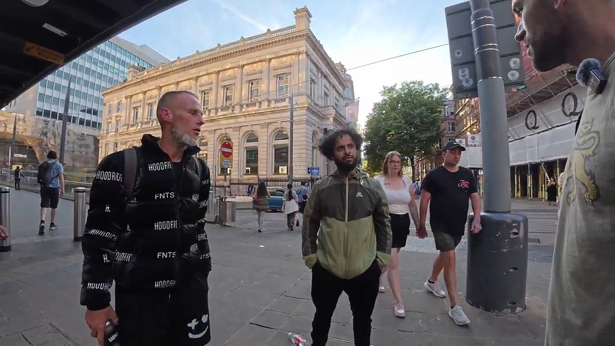 Muslim man calls in his boys after defeat with Fred
