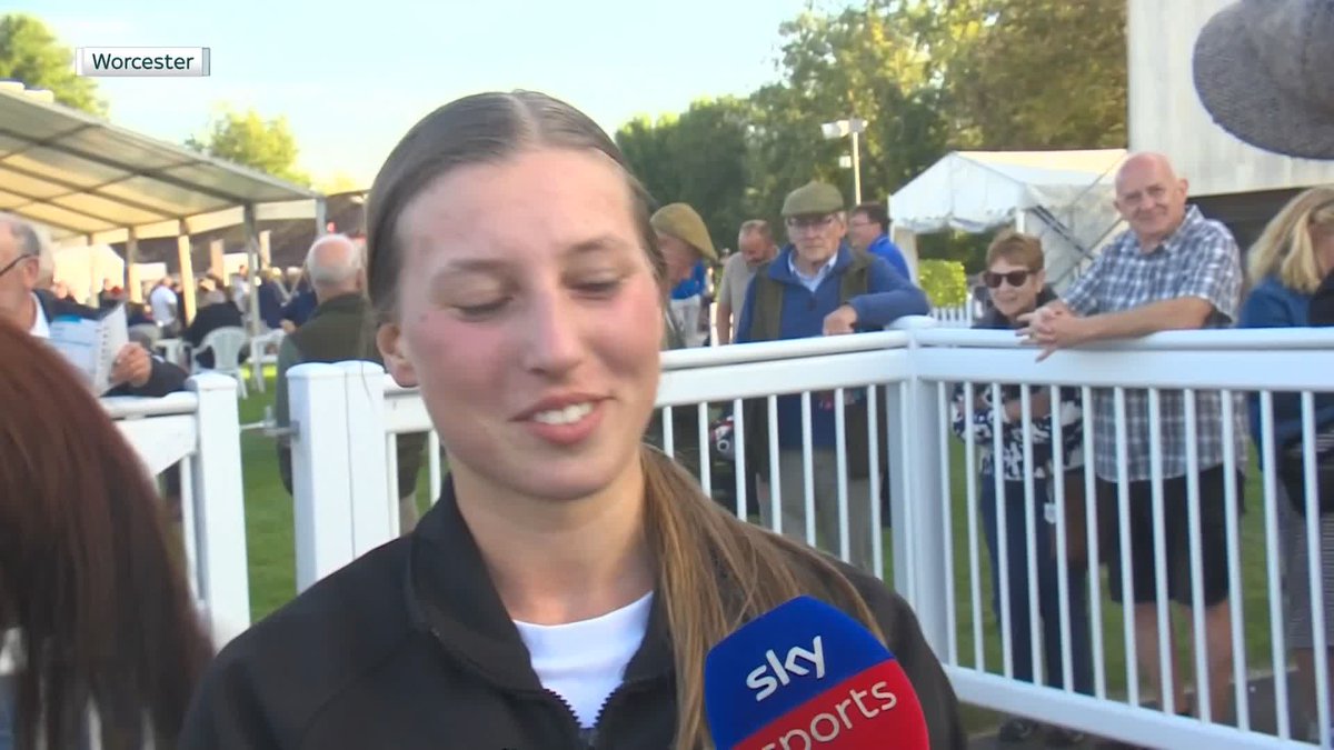 From Romania to Worcester Racecourse! 🇷🇴 Luke harvey gets to know the newest member of the Dan Skelton Racing team...