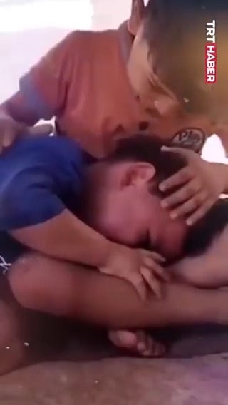 Ne anne kokusu, ne anne şefkati… Gazze’nin çocukları öksüz artık… Katil İsrail her gün koparıyor evlatları annelerinden...