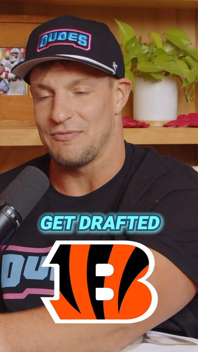 🚨 Gronk will sign a one day contract and retire a New England Patriot 🏈