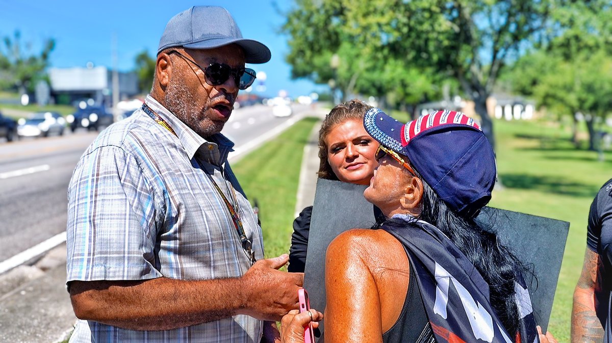 RACIST anti-Trumpers BANNED this sweet black Democrat man from coming to any more of their protests for committing the unforgivable crime of TALKING to a conservative 🤦♀️