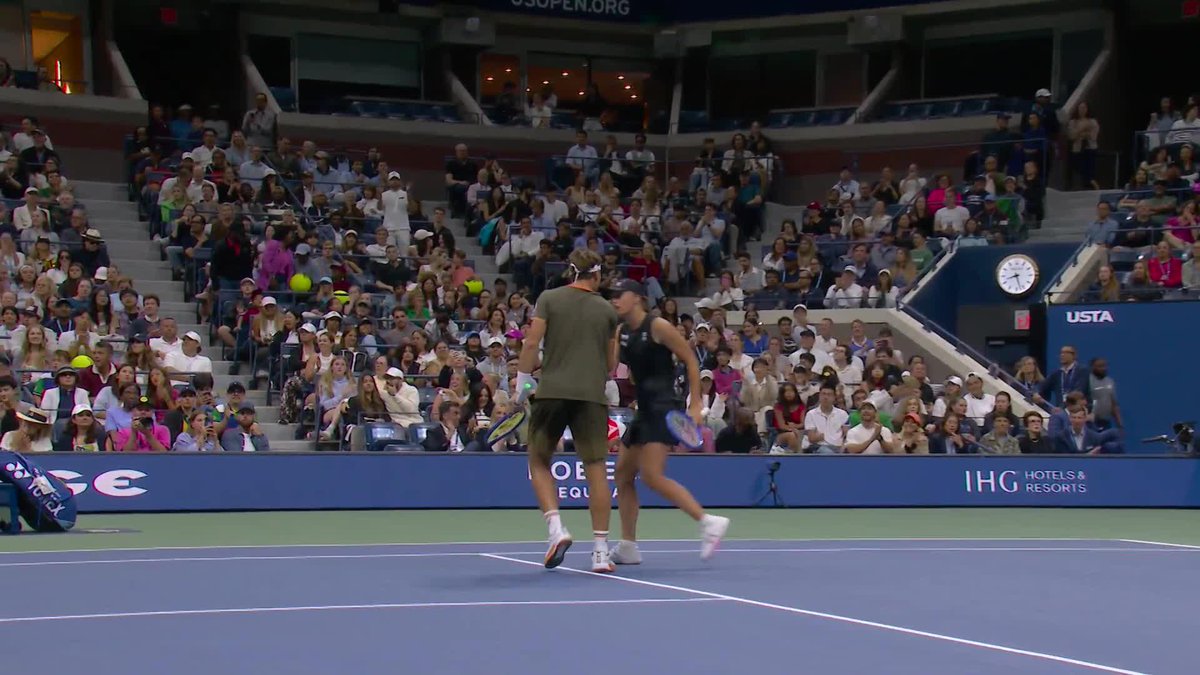 Drama building 📈 A match tiebreak will decide this one after Swiatek/Ruud capture the second set.