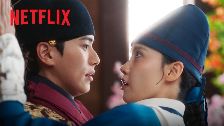Netflixシリーズ『暴君のシェフ』 8月23日独占配信スタート！ 過去にタイムスリップしてしまったスターシェフのヨン・ジヨン。 朝鮮王朝で出会った暴君と、クセ者揃いの人びとに 生き残りをかけた料理で立ち向かう。 #暴君のシェフ